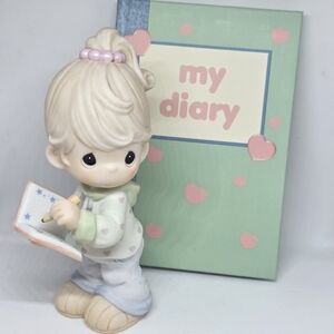 Precious Moments "Our Friendship Has Always Been Write On" Item #120119